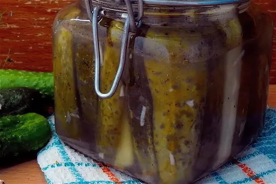 Огурцы под гнетом