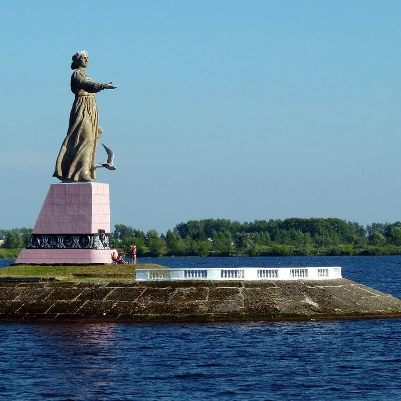 Монумент Волга-мать в Рыбинске. Родина мать Рыбинск. Волга мать памятник в Рыбинске. Рыбинская ГЭС мать Волга. Матерью русских рек люди