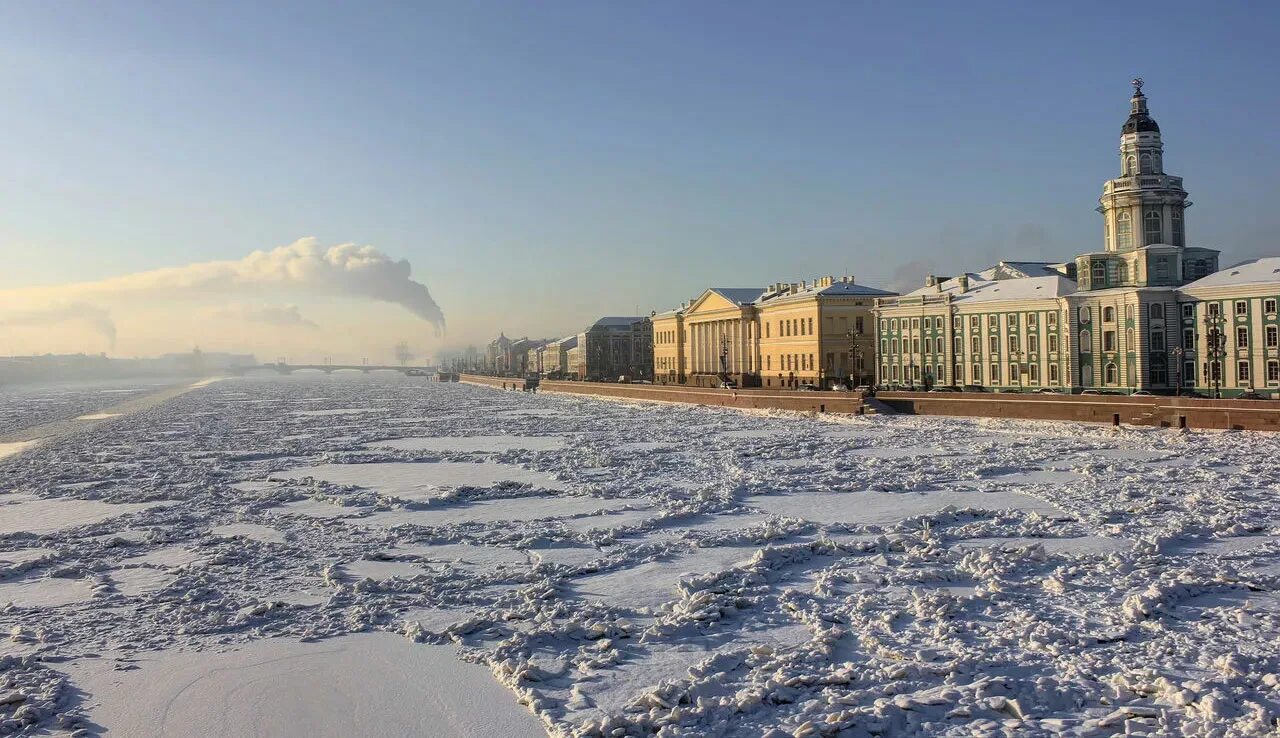 Спб январь. Санкт-Петербург зима. Санкт-Петербург зимой. Питер зима Герцена. Заснеженный Питер.