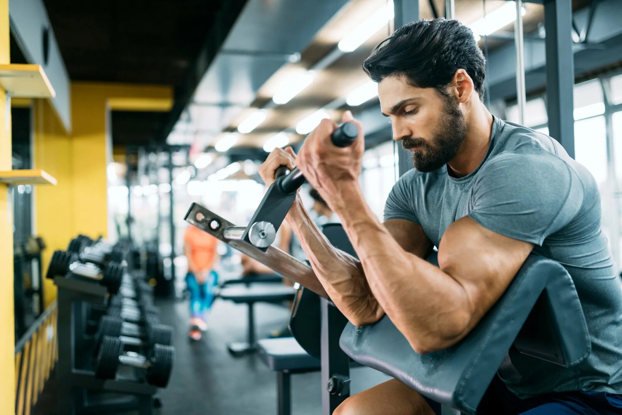 I like going to the gym. Парень в спортзале. Спортивные парни. Спортивный мужчина. Спортивный парень в спортзале.