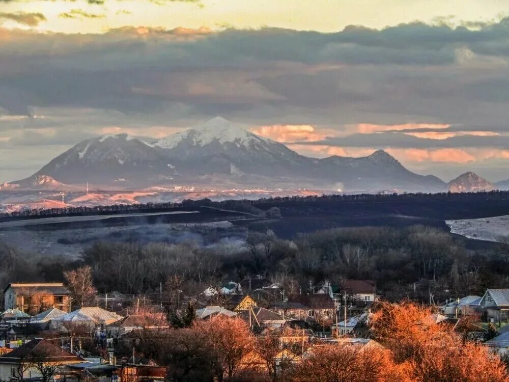 Сво георгиевск. Город Лермонтов. Г Лермонтов Ставропольский край. Георгиевск горы. Лермонтов в Ставрополе.