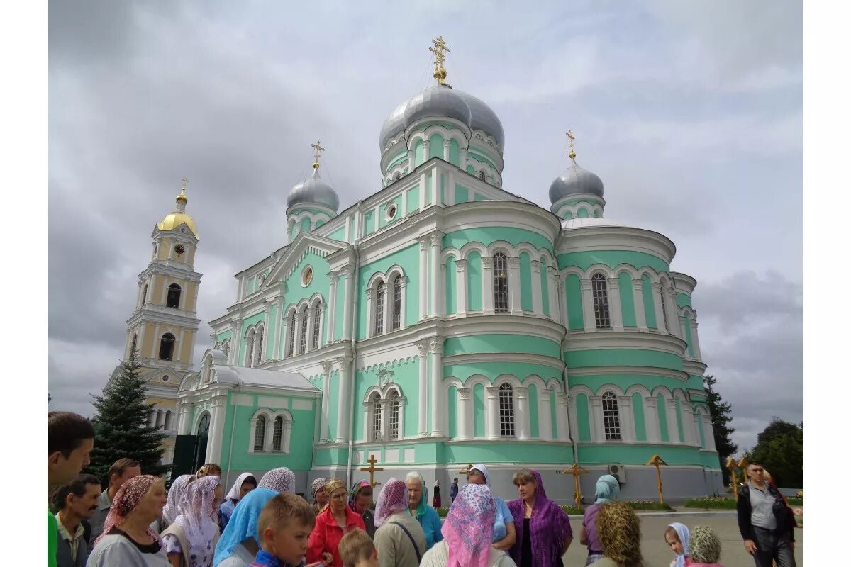 Дивеево монастырь паломники. Обитель женский монастырь Дивеево для паломников. Нижегородская область (Дивеево) паломнический туризм. Паломничество в дивеево