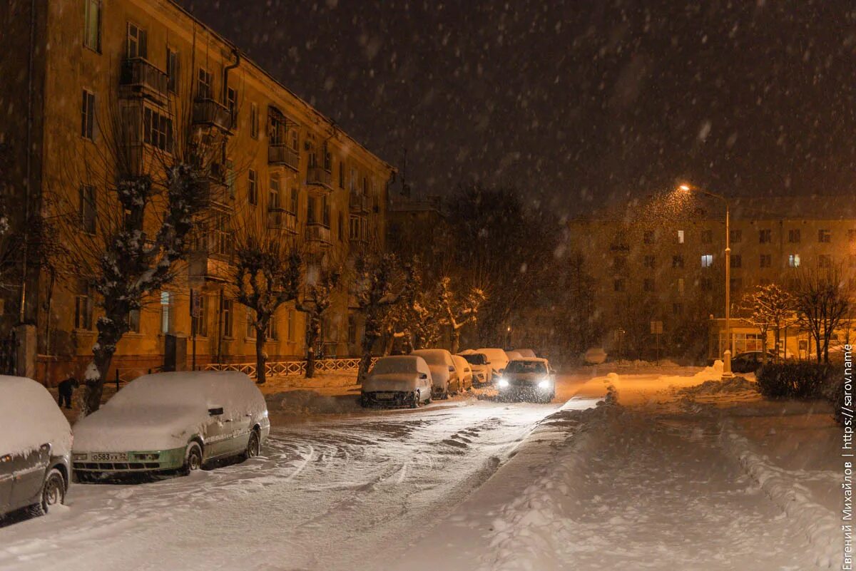 Снегопад вечером. Ноябрь снег. Ноябрь вечер снег. Снежный вечер ноября. Сегодня снег вечером будет