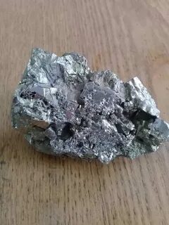Мягкий ковкий металл серебристо белого цвета