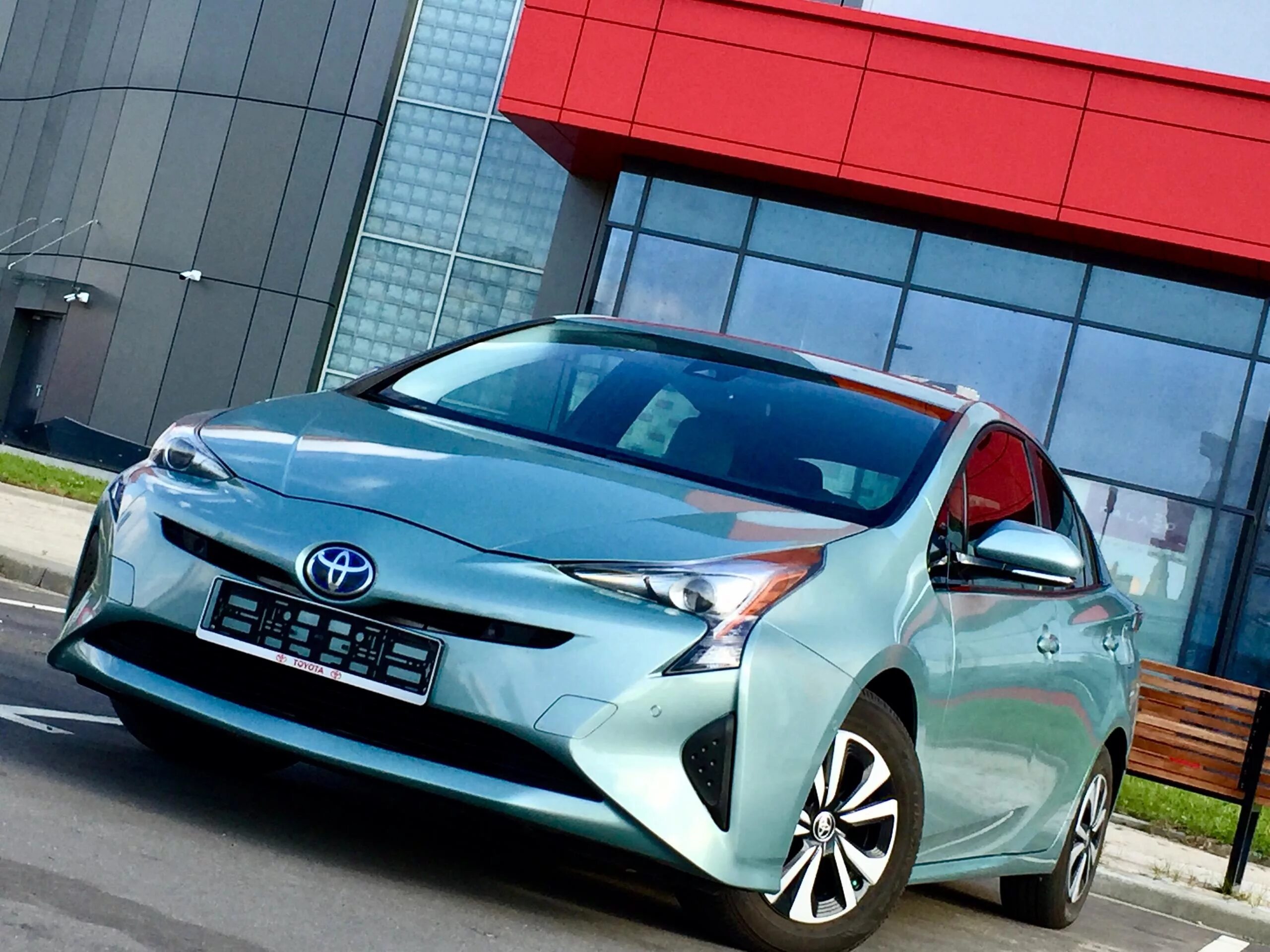 Toyota Prius 2018. Тойота Приус 2018г. Тойота Приус 2018 в новом кузове. Тойота Приус 2018 19 года. Toyota 2018 купить