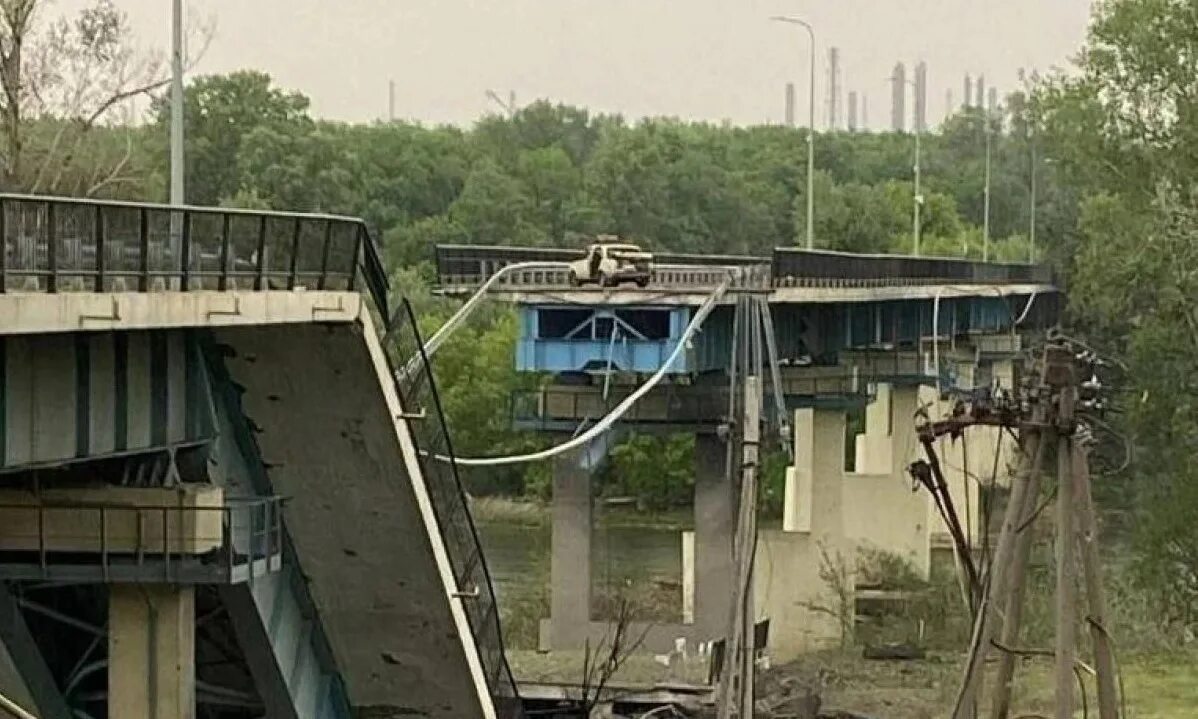 Взорвать мост 2. Мост лисичанск. северодонецк мост. разрушенный мост в луганске. подрыв моста в мелитополе.
