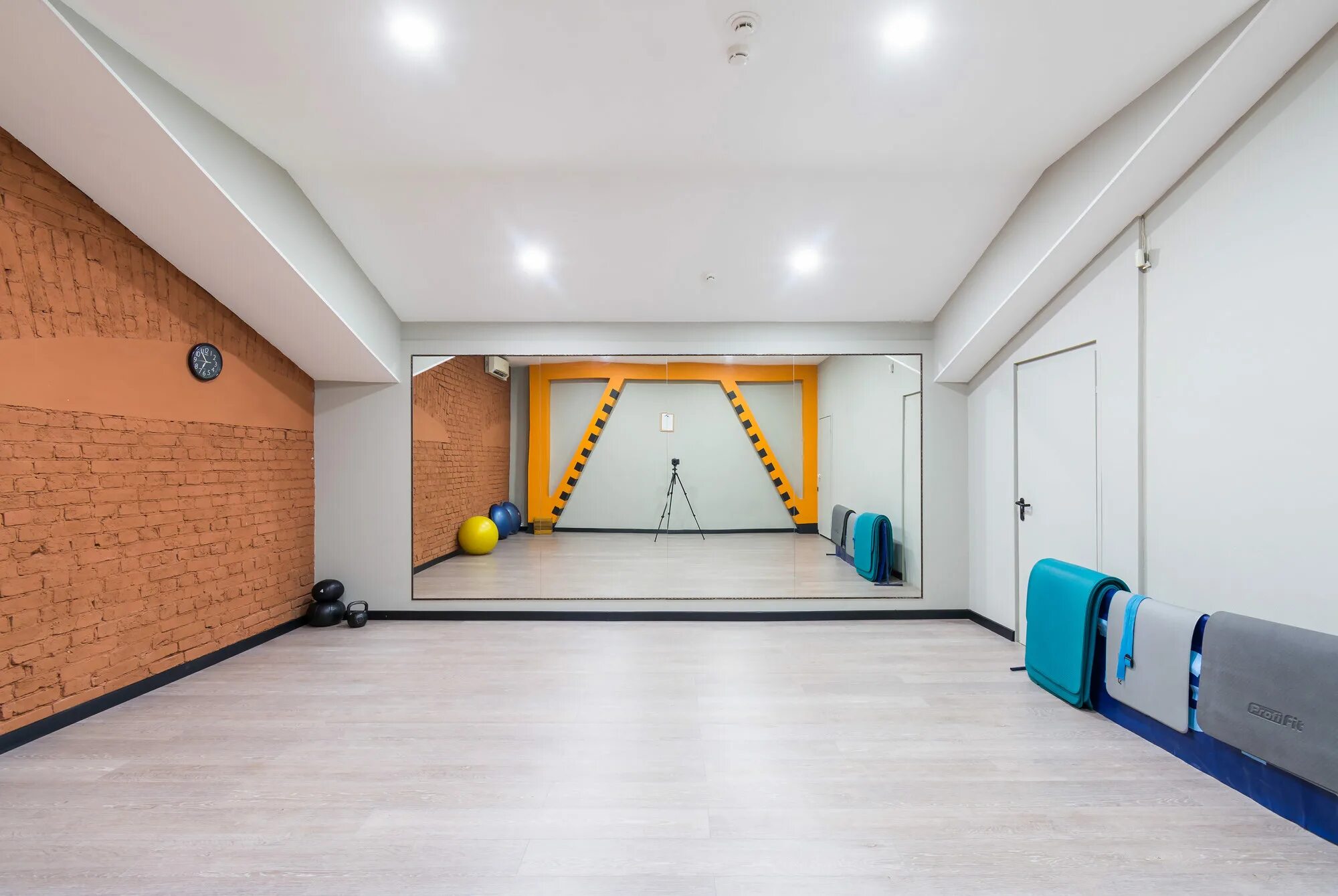 Мегаполис вятская. Мегаполис вятская. Мегаполис фитнес савеловская. Мегаполис вятская. Мегаполис вятская.