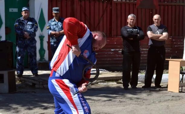 Выступление в колонии