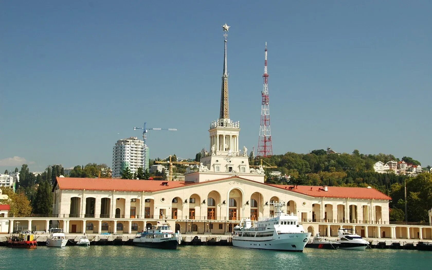 Архитектура города сочи. Морской вокзал Сочи, Сочи. Морпорт Сочи. Порт вокзал Сочи. Сочи морпорт вокзал.