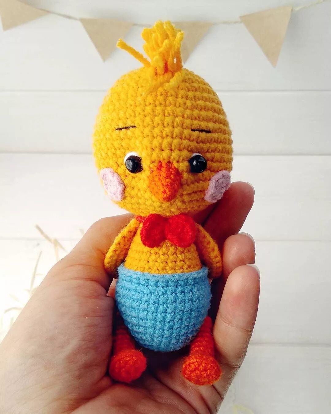 Маленький цыпленок крючком. Цыпленок амигуруми. Вязаный цыпленок крючком. Амигуруми пасхальные цыплята. Вязаный цыпленок крючком.
