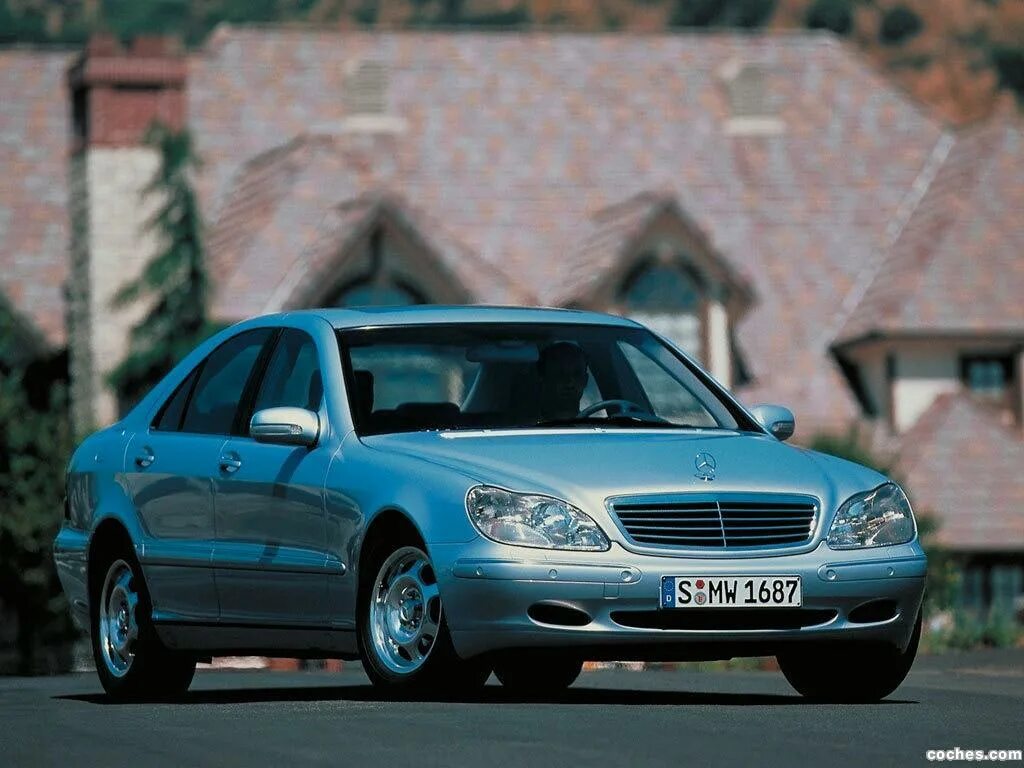 Мерседес w 320. Mercedes benz s class 220. Mercedes-benz w220. Mercedes e320. Mercedes benz s320 w220.