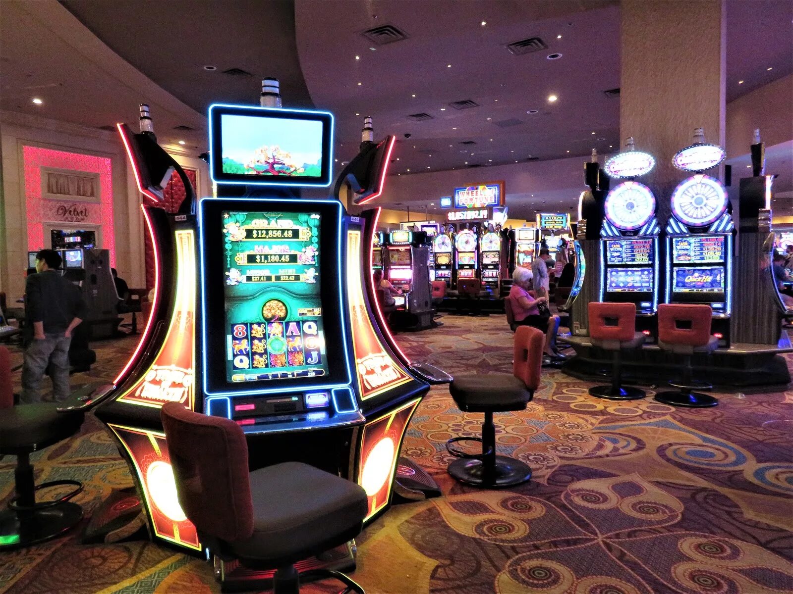 Vegas grand vegasgrandcazinowin moimolitvy. Игровые аппараты лас вегас. Казино голден ринг. Игровые автоматы лас вегас. Казино винсо гранд.