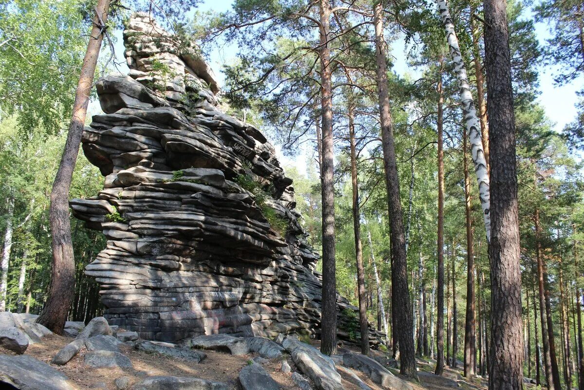 Памятник у чертово городище елабуга. Памятник чертово городище. Дракон елабуга чертово городище. Чёртово городище гора екатеринбург. Памятник у чертово городище елабуга.