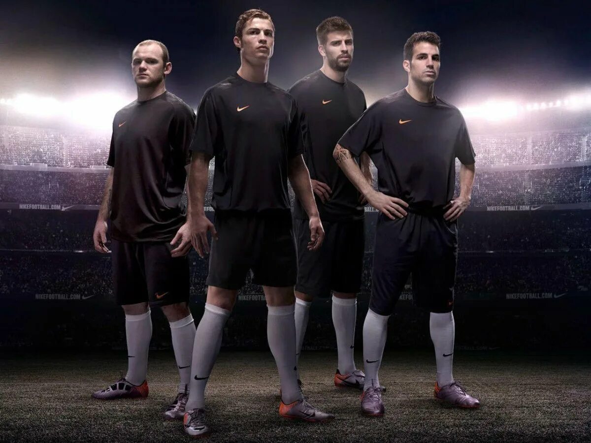 Nike Football. Футбольная форма. Футболист в черной форме. Черная футбольная форма. Форма новая версия