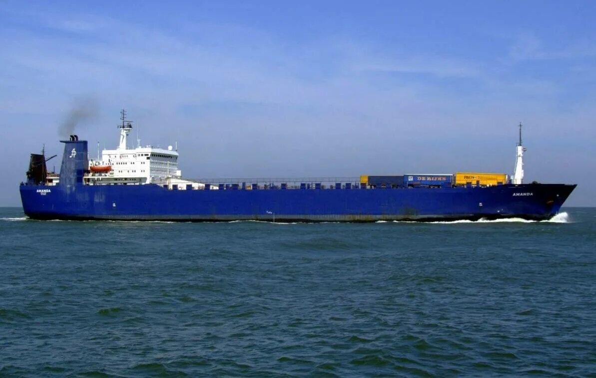 Ships operators shipping