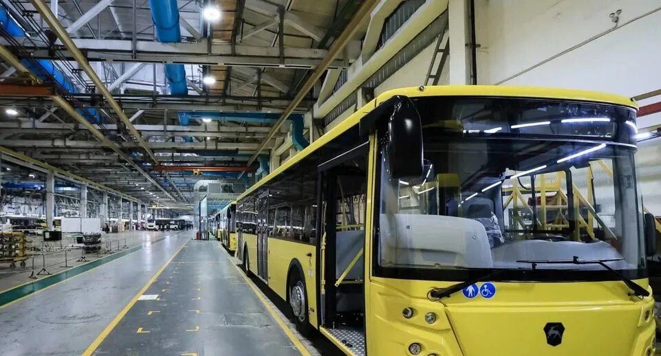 Новый автобус 2023. ЛИАЗ 2023. Современные автобусы. Автобусный парк. Ликинский Автобусный завод.