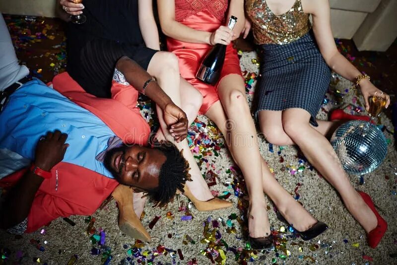 Фотосессия девушка после вечеринки. Девушка после вечеринки. После вечеринки 4. Утро после вечеринки. После вечеринки 4.