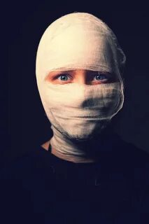 Ее с головой в