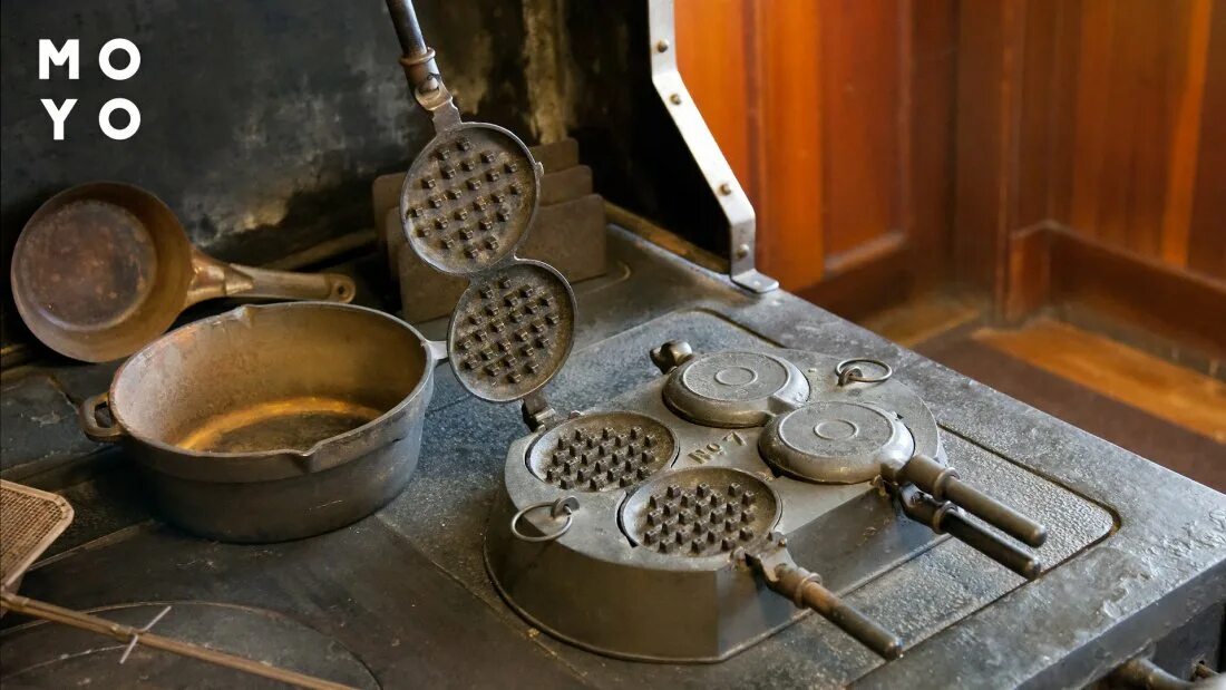 Старинные приспособления для кухни. Необычные приспособления для кухни старинные. Советские кухонные приспособления. Старинная вафельница чугунная для печи.