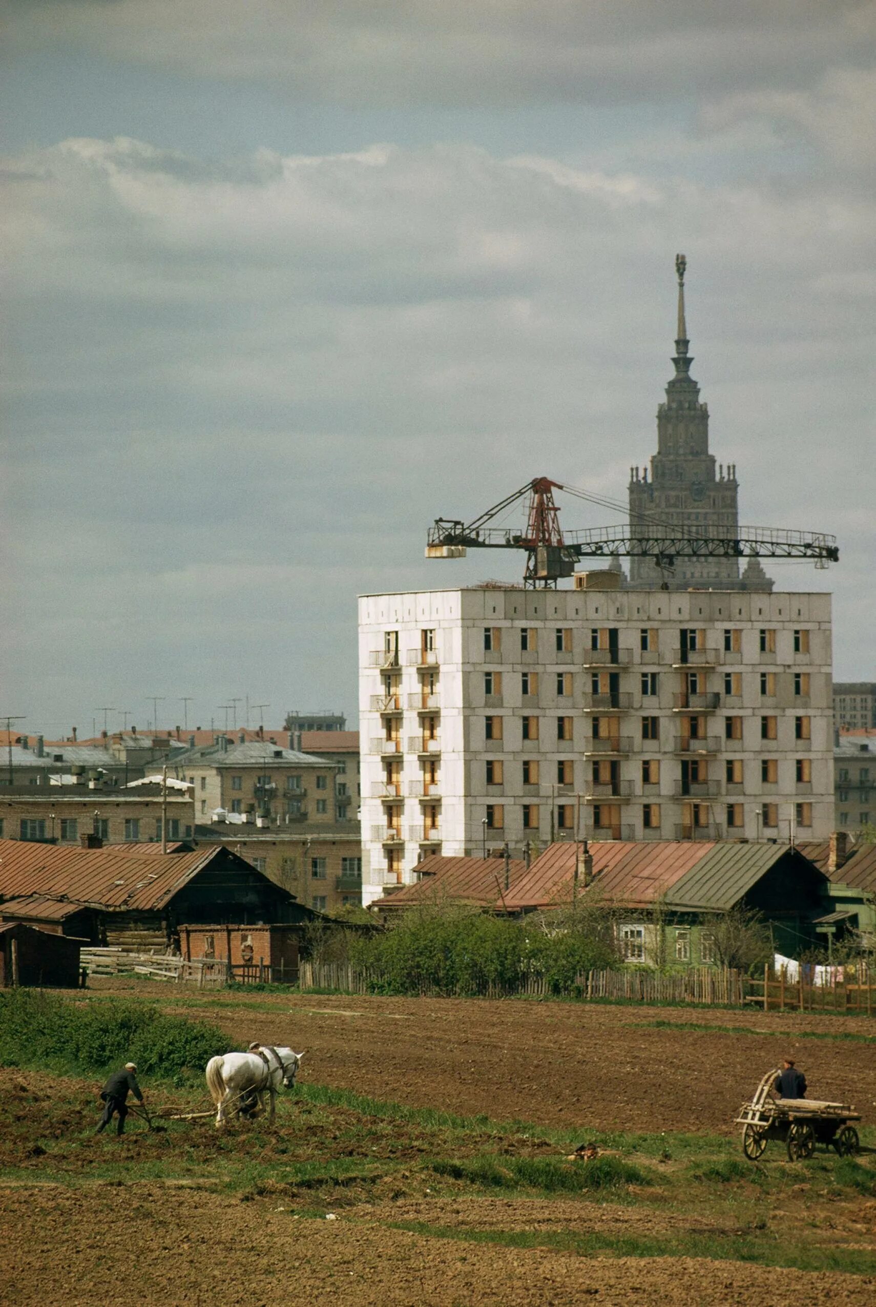 Дин Конгер Москва 1965 высотка МГУ. СССР 1965 Дин Конгер. Село Семеновское Черемушки. Село Семеновское Черемушки архитектора Власова