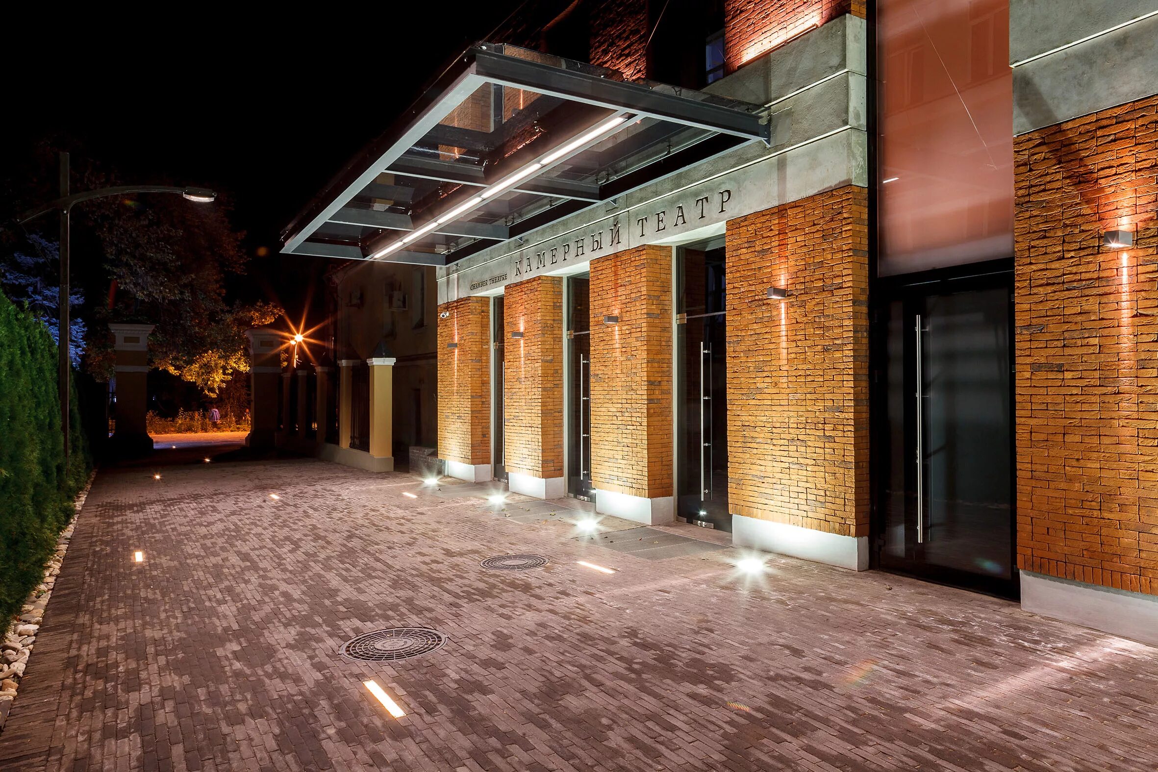камерный театр воронеж. камерный театр воронеж. здание воронежского камерного театра. камерный театр воронеж зал. новый камерный театр.