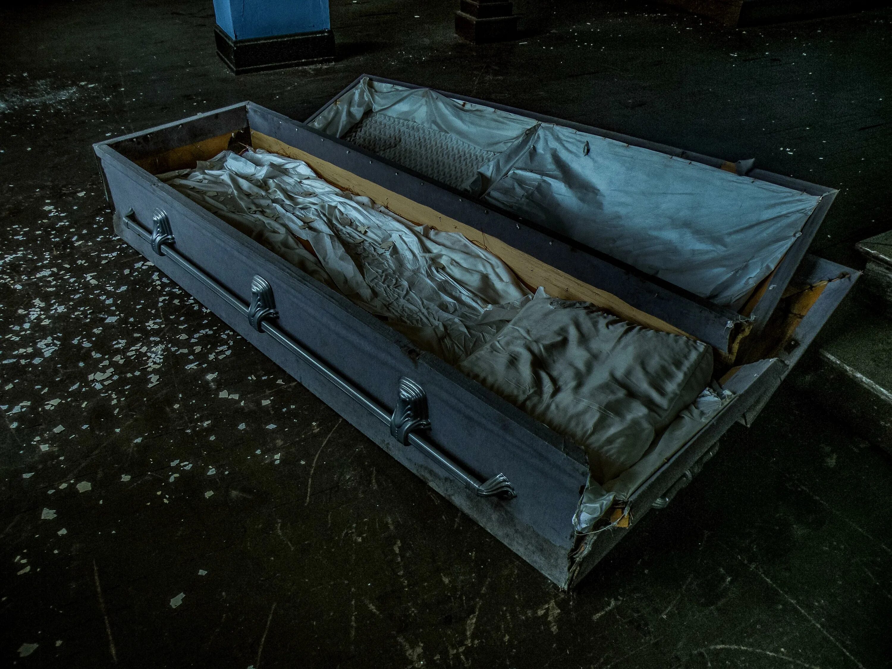 Coffin дундун