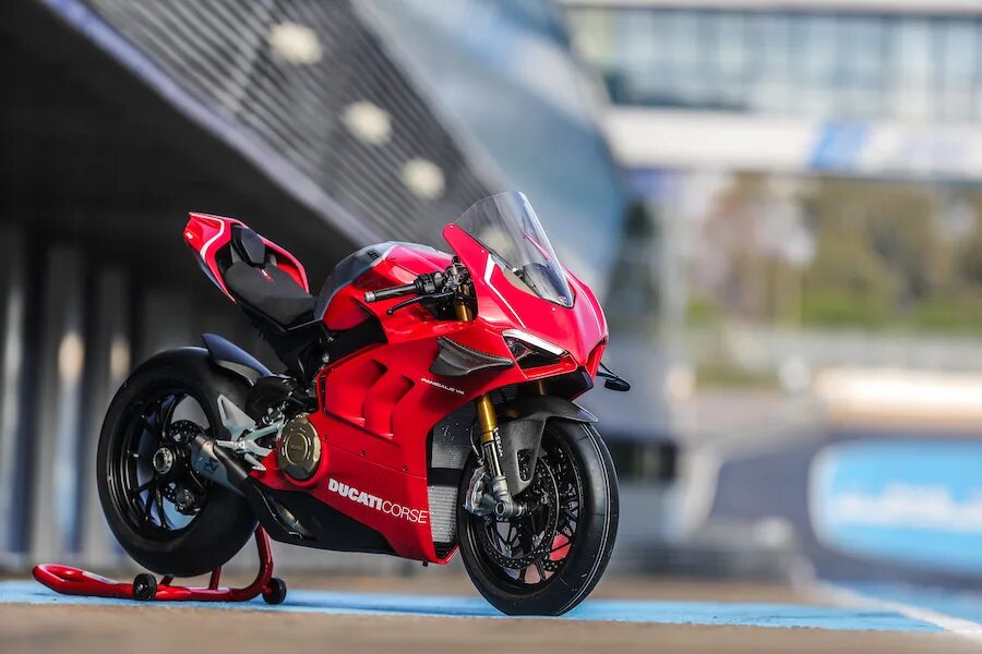 Panigale v4 sp2. V 4. 4. мотоциклы ducati corse 2020. дукати панигале v4.