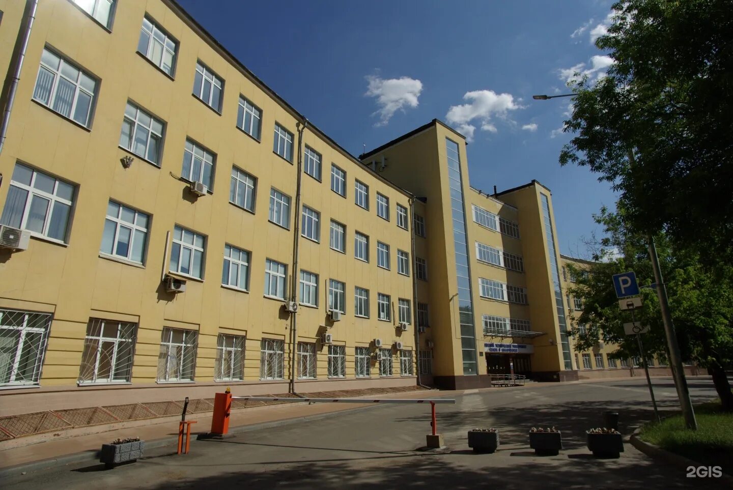 Университет связи отзывы. Московский технический университет связи и информатики - мтуси. Институт на авиамоторной мтуси. Институт связи авиамоторная. Мтуси университет в москве.