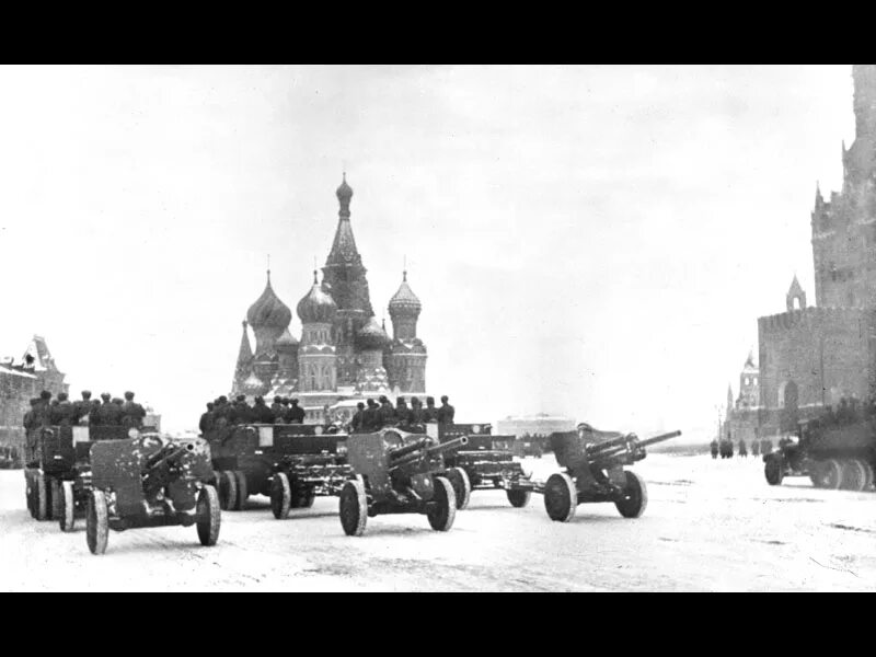 Парад 7 ноября 1941 года в Москве на красной площади. Парад на красной площади 7 ноября 1941 года. ВОВ 1941 битва за Москву парад. Битва за Москву, ноября 1941 г..