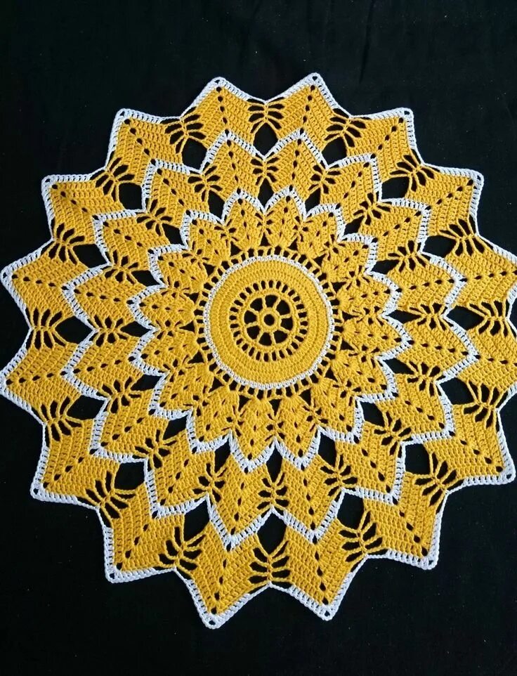 Вязаный подсолнух крючком. Вязаная салфетка подсолнух. Подставка под горячее подсолнух крючком. Подставка под горячее подсолнух крючком. Связать на табуретку подсолнухи.