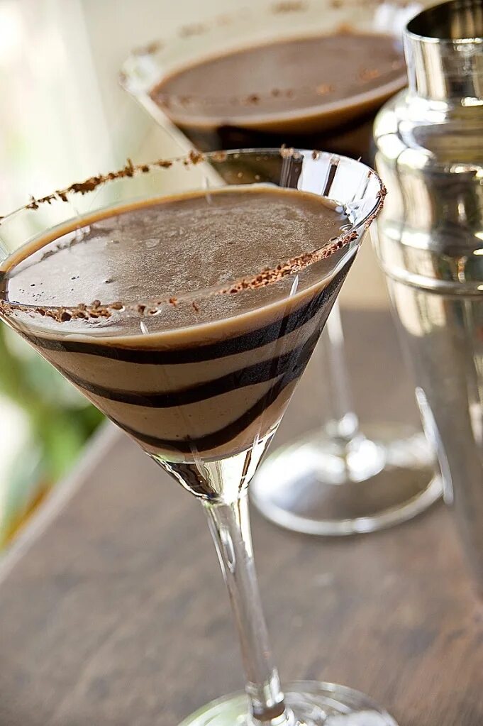 Коктейль шоколадный с ликером. Коктейль шоколадный. Chocolate cocktails. Украшения для коктейлей. Милк шейк коктейль.