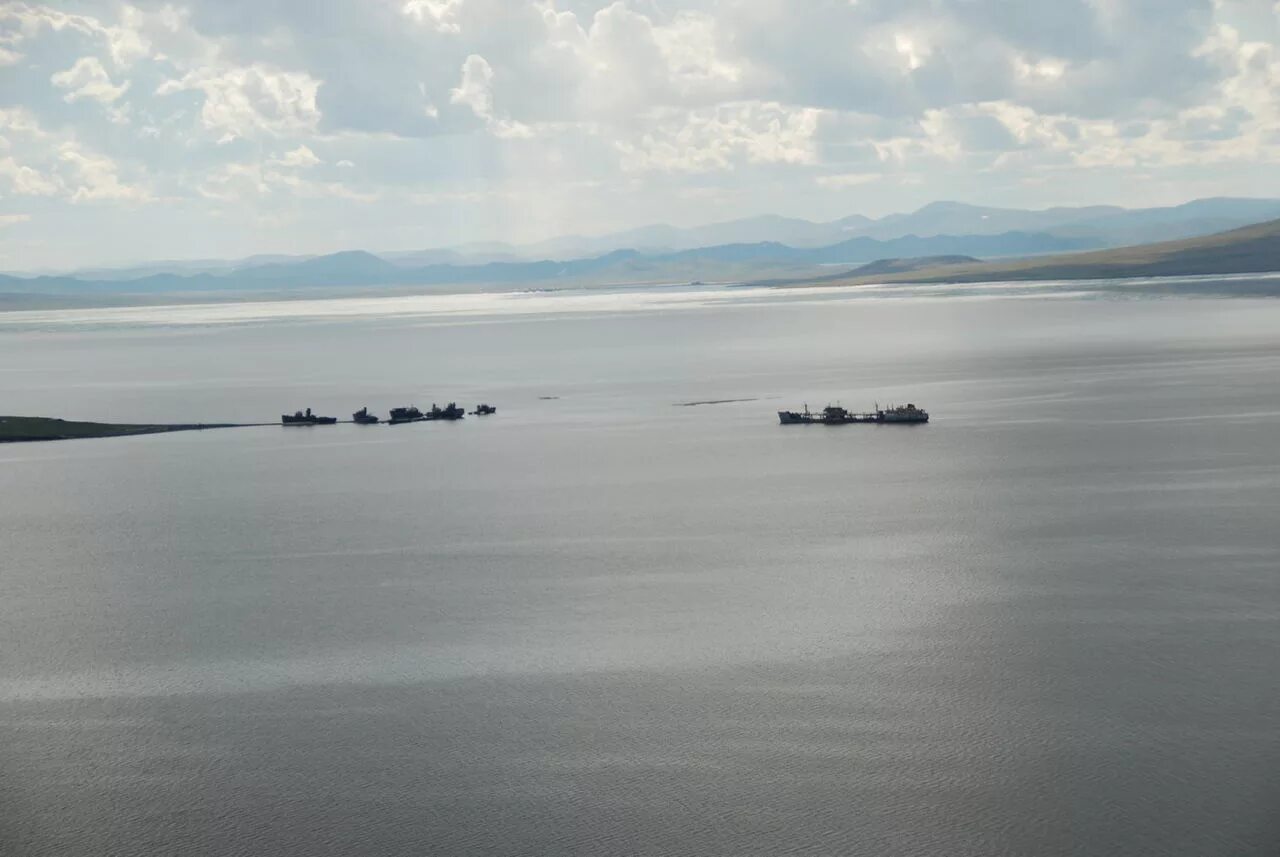 В это море впадает река якутии. Якутия море Лаптевых. Тундра море Лаптевых. Хатангский залив моря Лаптевых. Поселок депутатский море Лаптевых.