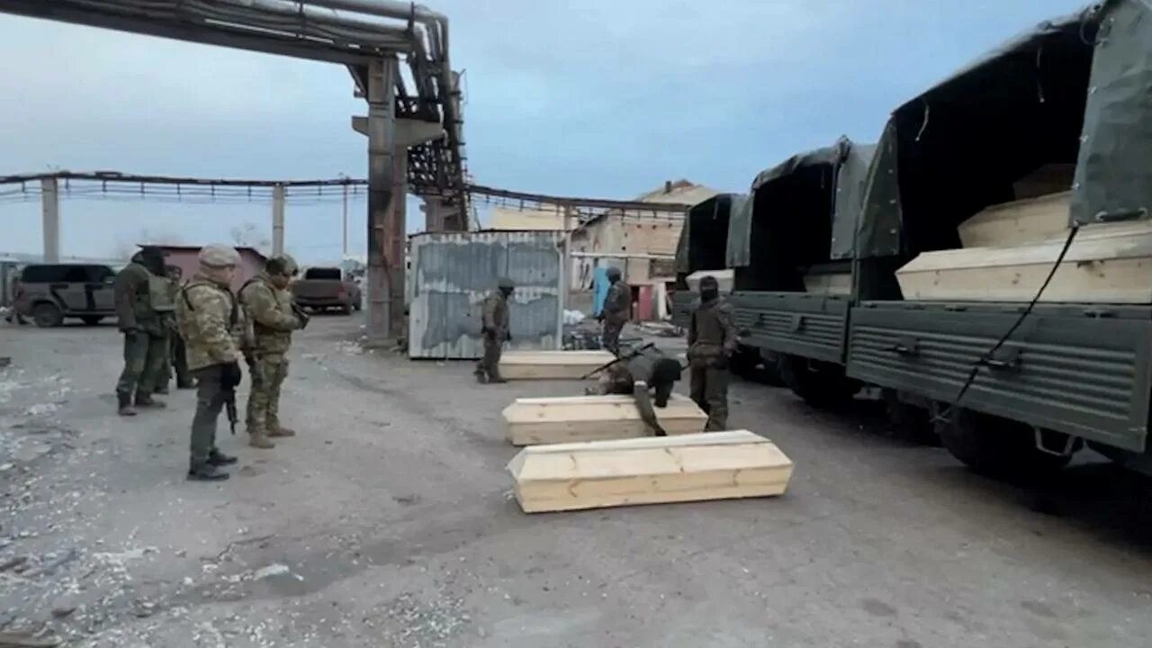 Боец чвк вагнер. Чвк вагнер бахмут трупы. Трупы украинских военных. Чвк вагнер бахмут трупы. Евгений пригожин чвк вагнер бахмут.