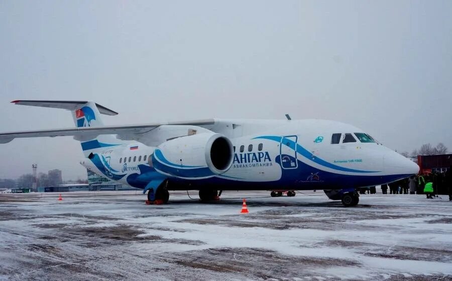 Билеты киренск иркутск ангара. АН 148 Ангара. Самолеты Ангара Иркутск. Братск Ангара самолет. Авиакомпания Ангара самолеты.