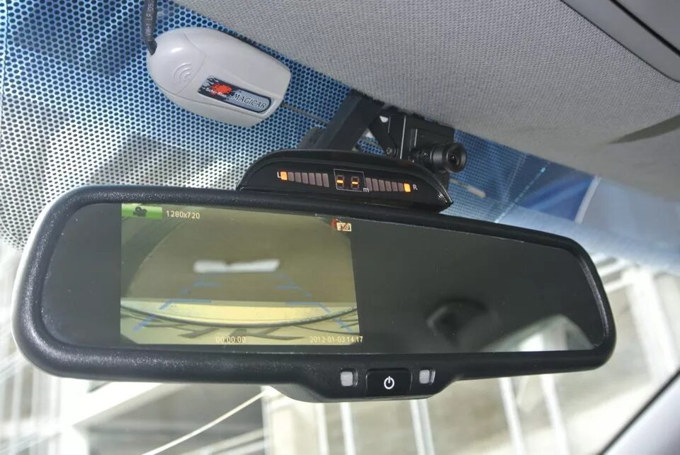 Зеркало радар купить. Hyundai Solaris 2021 салонное зеркало. Зеркало регистратор в Hyundai Solaris 1. Зеркало салона Hyundai Solaris 2013.