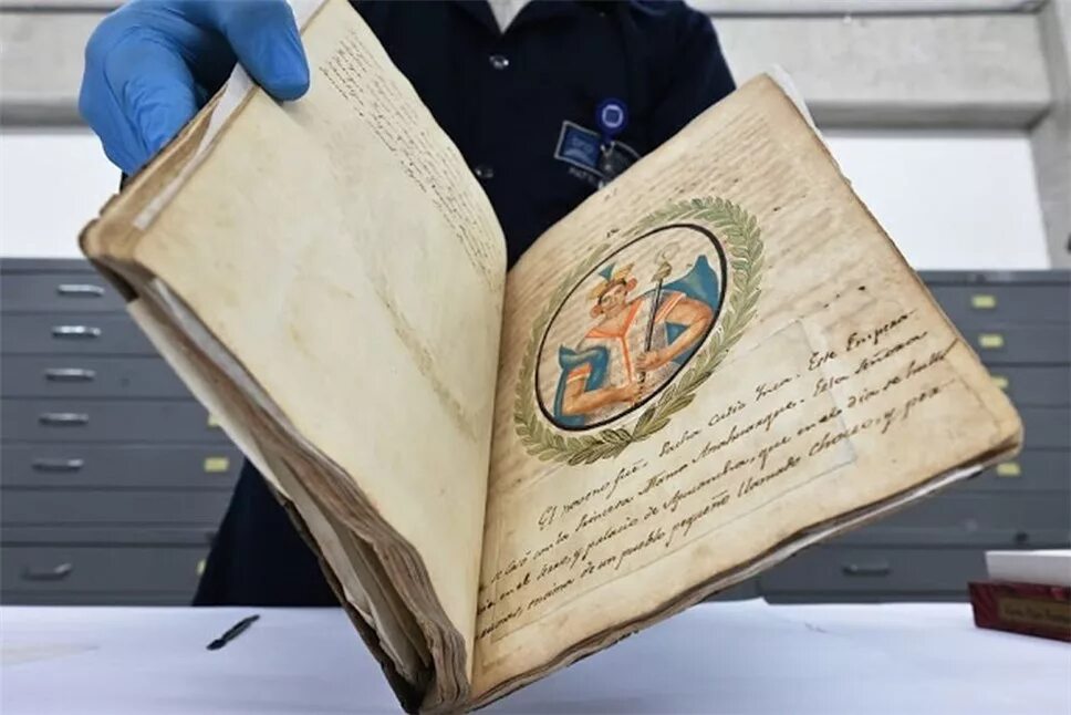 николай некрасов рукописи. блокнот дарвин. древние манускрипты. рукопись бесценна. остромирово евангелие алфавит.