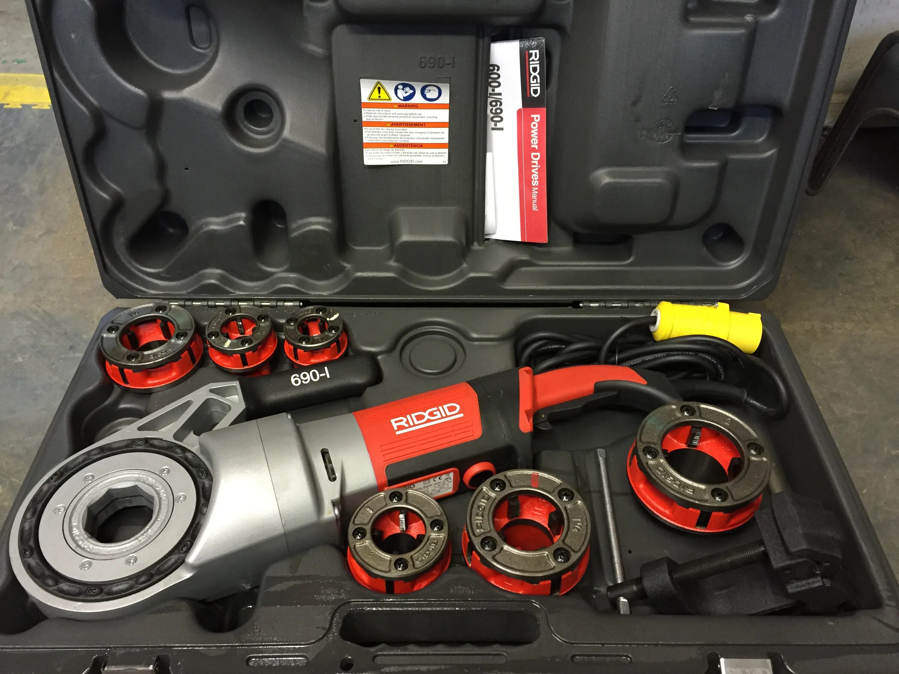 Клупп Ridgid 690. Электрический резьбонарезной клупп Ridgid 690. Резьбонарезной клупп Ridgid 600. Труборез Риджид 690.