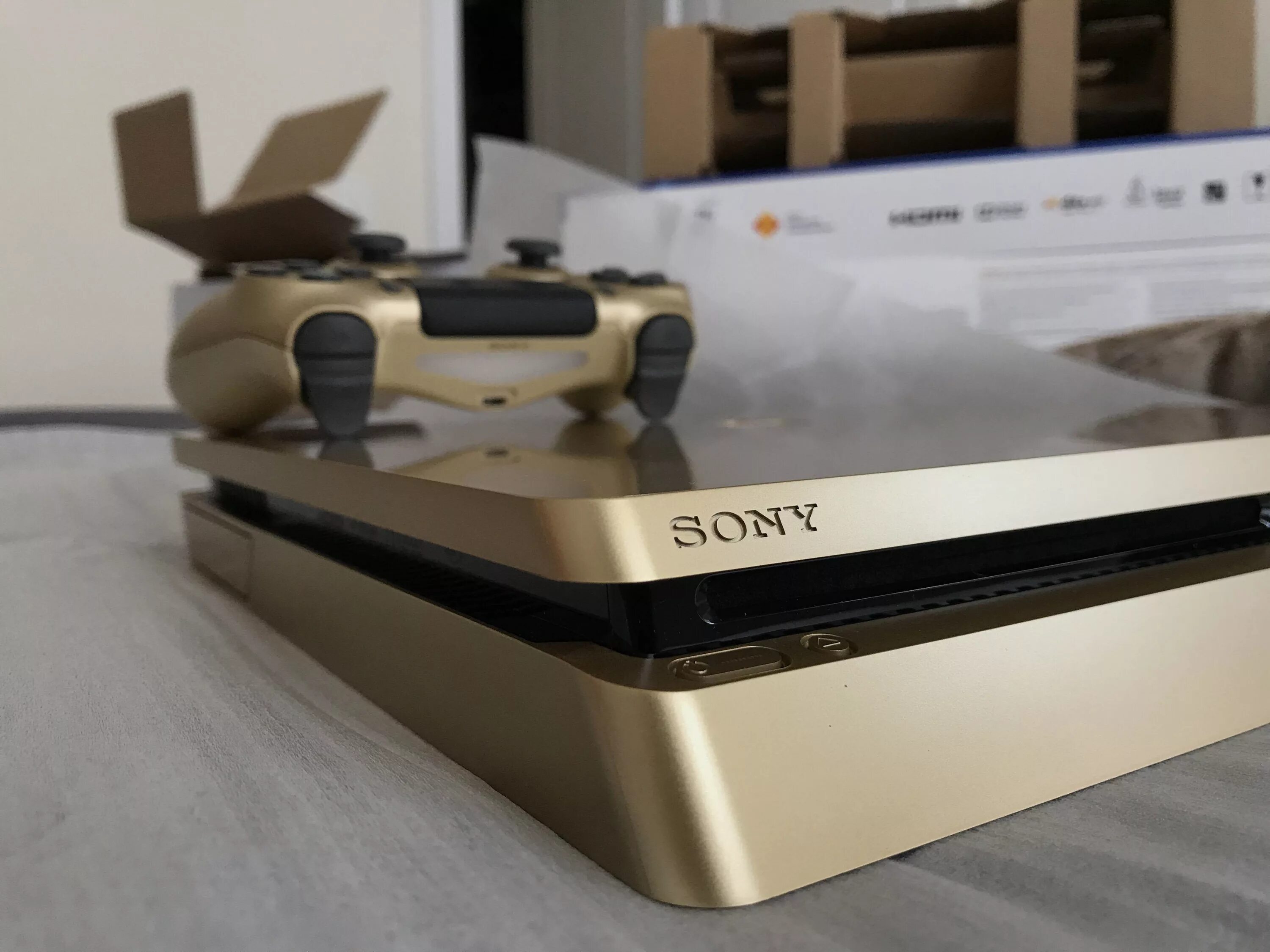 Ps4 Slim Gold. ПС 4 слим Золотая. Слимка ps4. Sony PS Gold приставка.