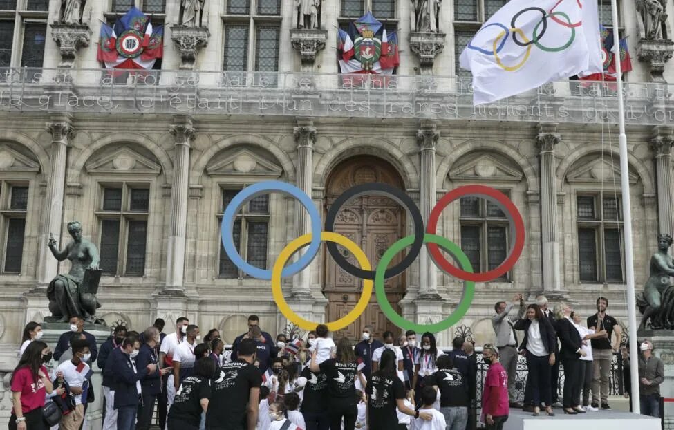 Они на олимпиаде в париже. 2024 summer olympics. Олимпийские игры в париже 2024. Они на олимпиаде в париже. Они на олимпиаде в париже.