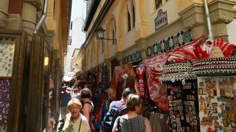 Best Places to Buy Souvenirs in Granada, Spain.