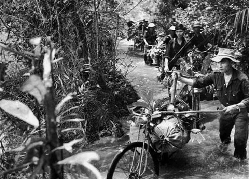 Ho chi minh trail. Тропа хошимина вьетнам история. Вьетнамская дорога жизни. Тропы хо ши мина. Тропа хо ши мина.