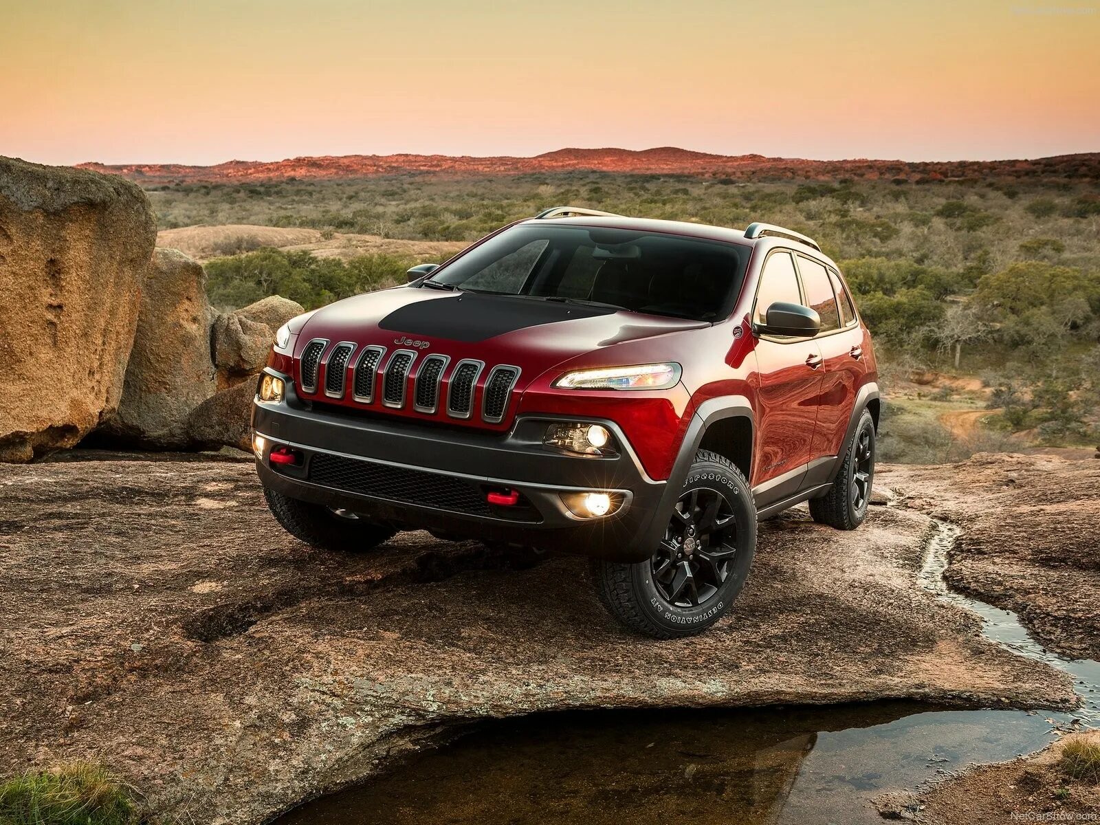 Jeep Cherokee 2014. Jeep Grand Cherokee 2014. Jeep Cherokee Trailhawk 2016. Jeep Cherokee Trailhawk 2018. Кроссовер в фильмах