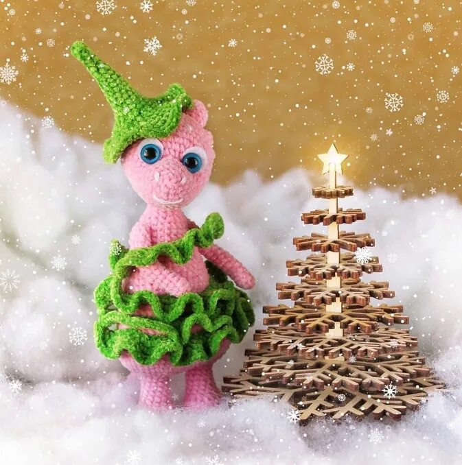 Новогодняя елочка амигуруми. Елочная игрушка дракон стеклянная. Елочная игрушка дракон. Символ года дракон из фетра. Дракоша из фетра.