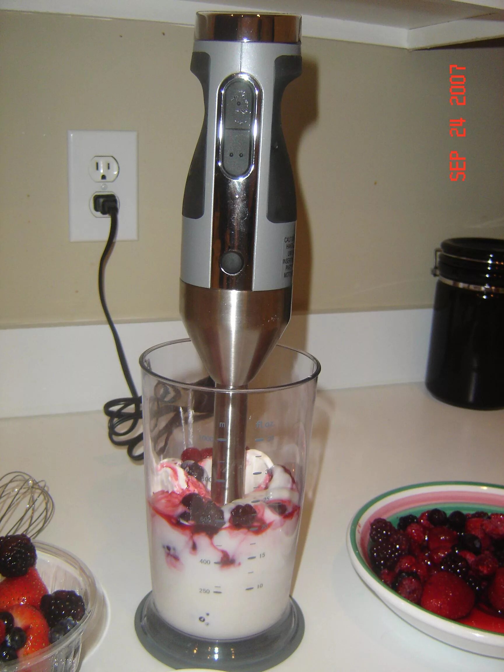 Взбивает ли блендер. Взбивает ли блендер. Блендер для взбивания сливок. Взбивает ли блендер. Взбить сливки блендером.