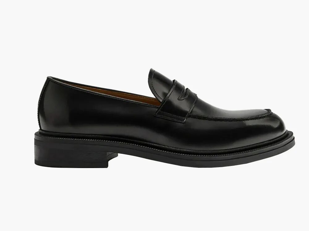 Модные лоферы 2023 2024. Лоферы 2023. Лоферы 2022-2023. Лоферы женские 2022. Prada Loafers 2022.