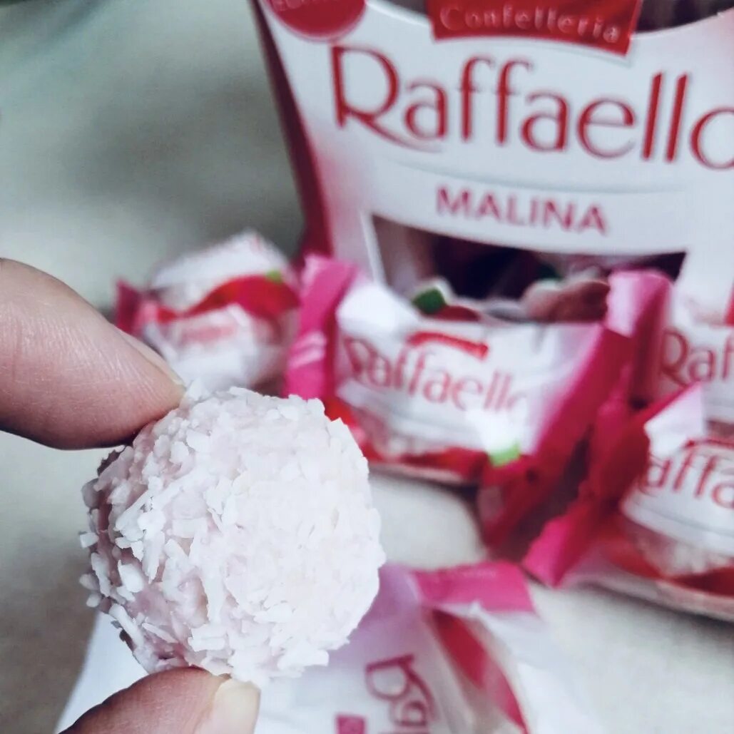 фантики рафаэлло. конфеты raffaello 100 гр. коробка рафаэлло. рафаэлло 90гр т9. Raffaello тортик 200г.