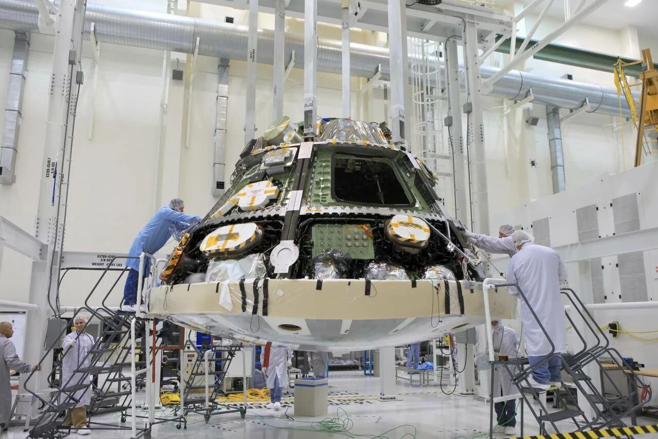 Город королев - центр авиа-ракетно-космической техники. Завод spacex. Фалькон 9 двигатели. Космические технологии в промышленности. Роскосмос лавочкина.