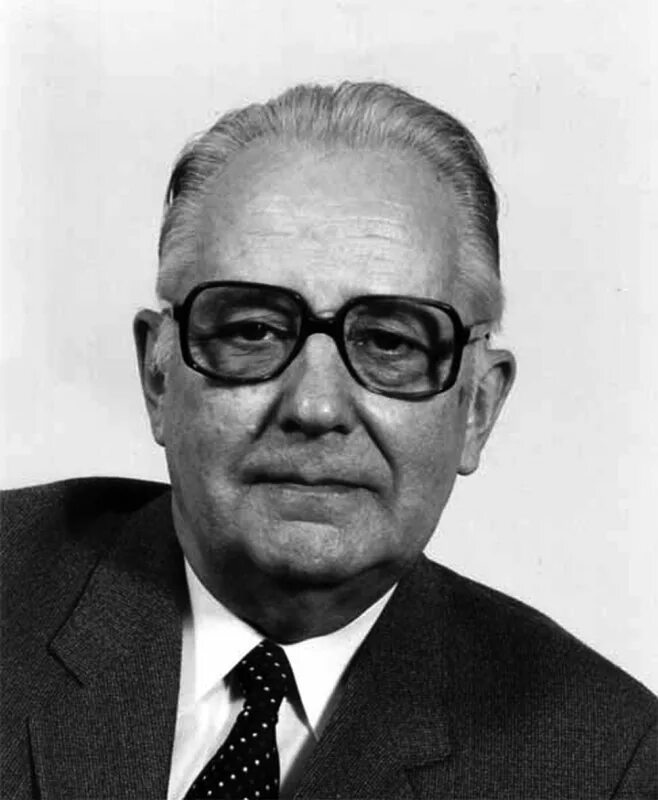 Профессор ссср. Русинов михаил михайлович 1909-2004. Бургасов петр профессор ссср. Феликс фёдорович белоярцев. Жизнь советского профессора.