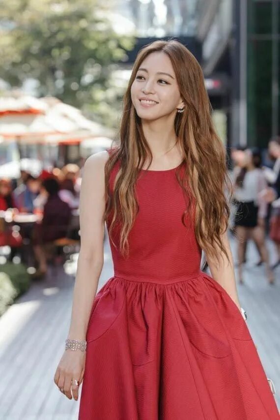 It need a beast to take italian. Хан есыль рождение красавицы. Michelle phan lpsy open studio. A beauty перевод. Birth of beauty дорама.