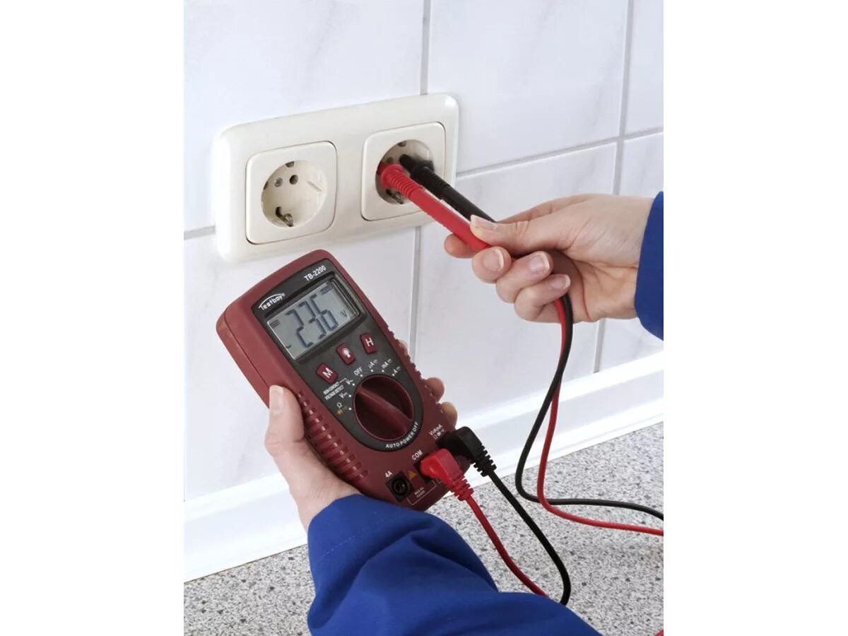 Как проверить заземление. Прибор для измерения заземления контура заземления. Измерение сопротивления заземления мегаомметром м1101м. Как проверить заземление. Как замерить контур заземления мультиметром.